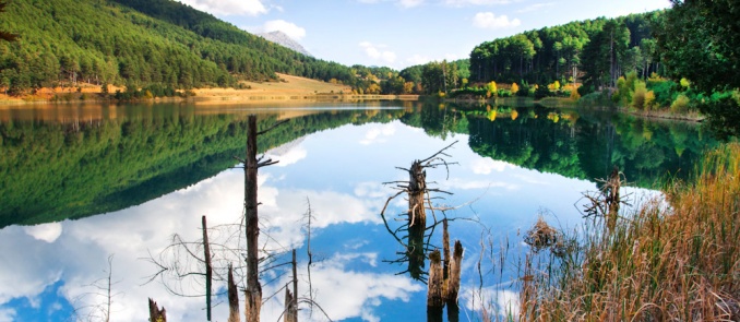 Τρίκαλα Κορινθίας: Βόλτα σε τρεις λίμνες